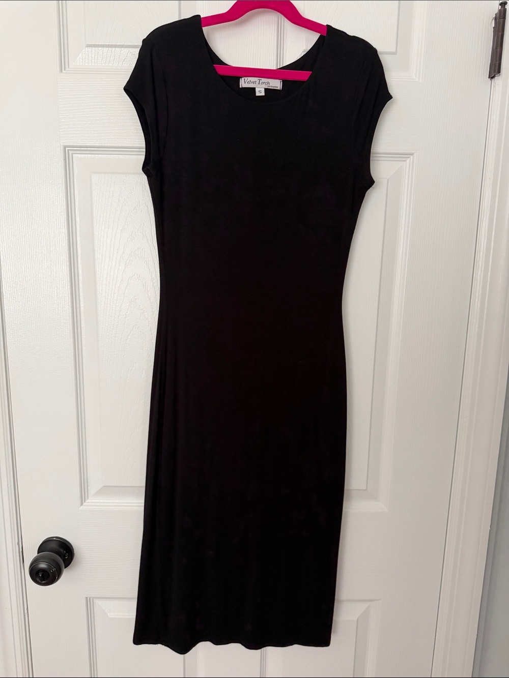 Velvet Torch Black Cap-Sleeve Midi Bodycon Dress